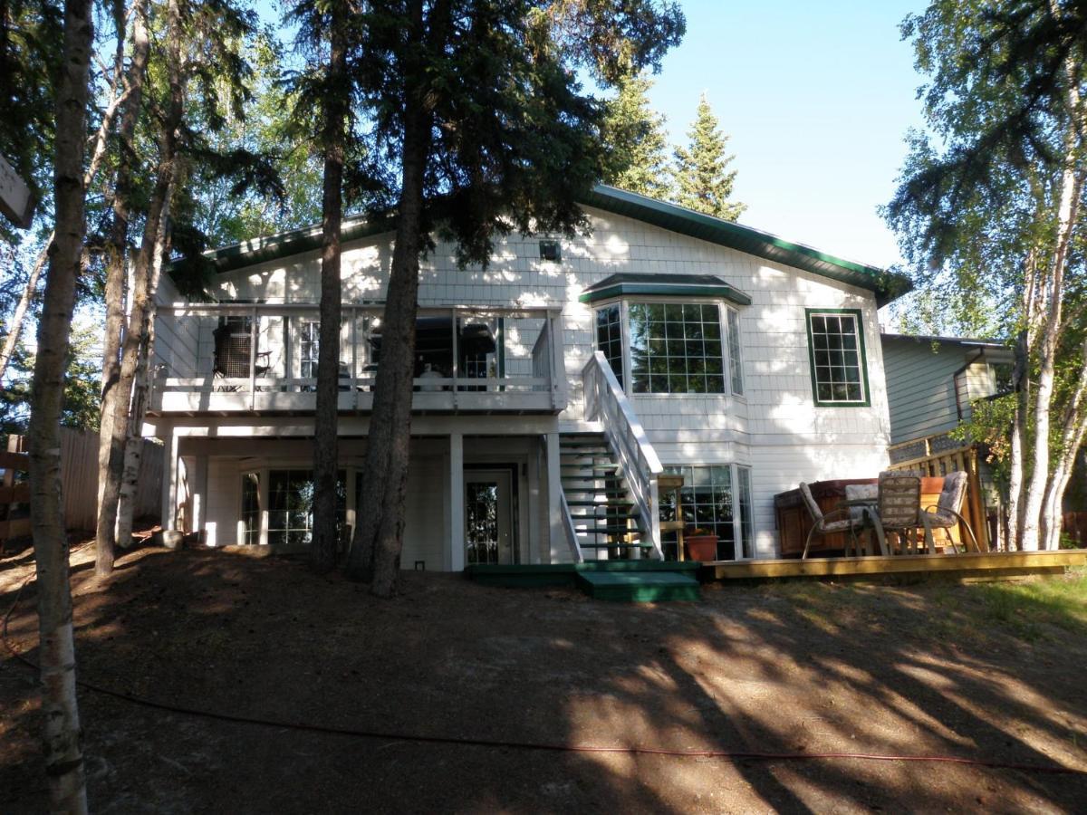 Great Slave Lakeside Bed & Breakfast Yellowknife Exteriör bild