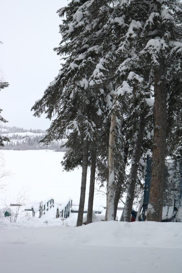 Great Slave Lakeside Bed & Breakfast Yellowknife Exteriör bild