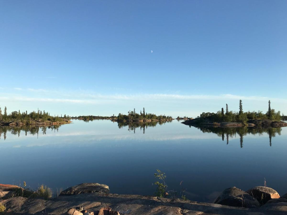 Great Slave Lakeside Bed & Breakfast Yellowknife Exteriör bild