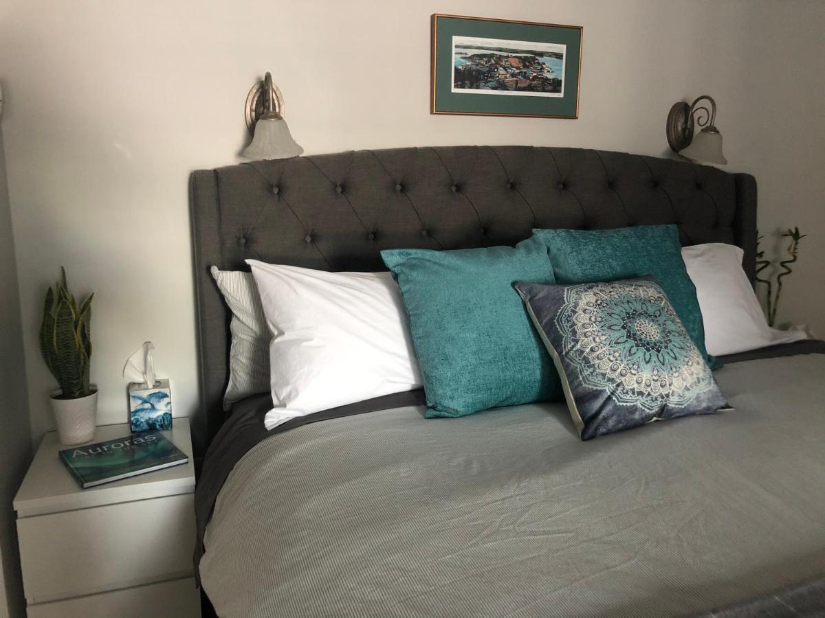 Great Slave Lakeside Bed & Breakfast Yellowknife Exteriör bild
